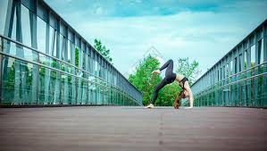 据媒体人@付政浩MVP ，现任中国足协主席宋凯出生于1965年1月，目前已年届退休