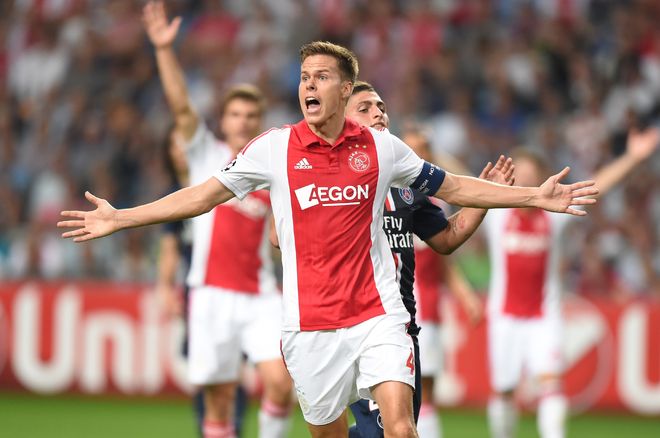 峨屹立千年 峨屹立千年